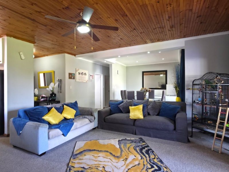 3 Bedroom Property for Sale in Wavecrest Eastern Cape